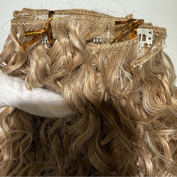 HAIR, 22”, 9PCS Clip in Hair Extensions Curly Long Soft Blonde to Light Blonde - Picture 6 of 11